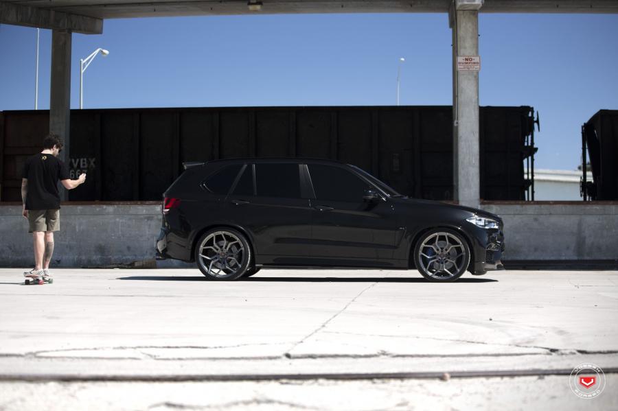  BMW X5 M on Vossen Wheels (HC-3) 2018 года  (фото 12 из 41)